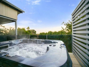 Waterfront Lake Views with Hot Tub